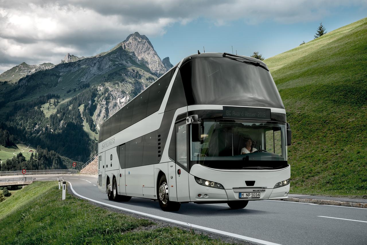 Doppeldecker Bus inklusive Fahrer für Ihre nächste Fernreise
