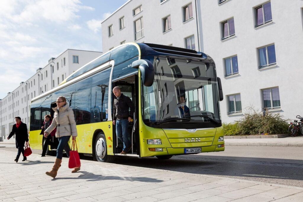 Linienbus mit Fahrer mieten bei HMR Busvermietung und Eventlogistik